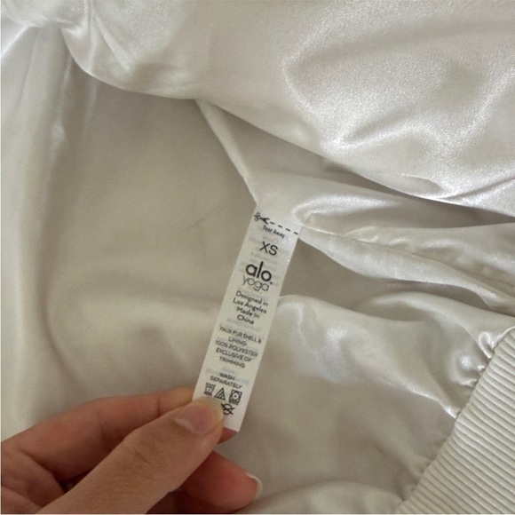 LIKE NEW ALO Faux Fur Foxy Jacket, Ivory, size XS - Picture 9 of 10